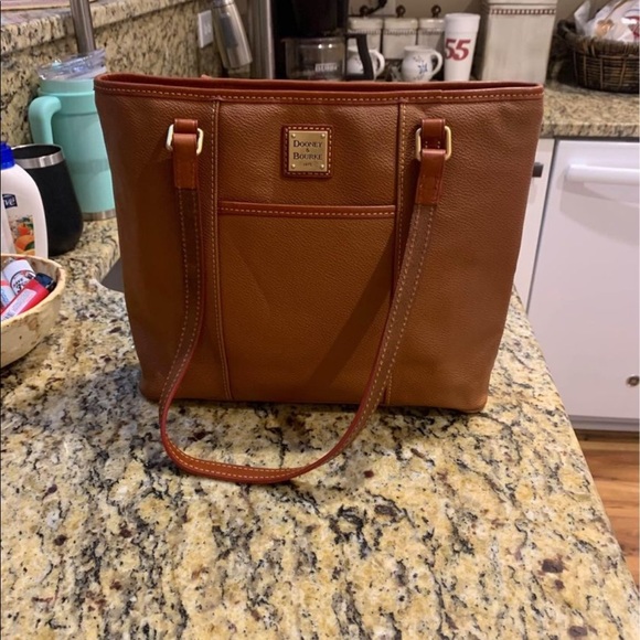 Dooney & Bourke Handbags - NWOT Beautiful Authentic Leather Dooney&Bourke Handbag